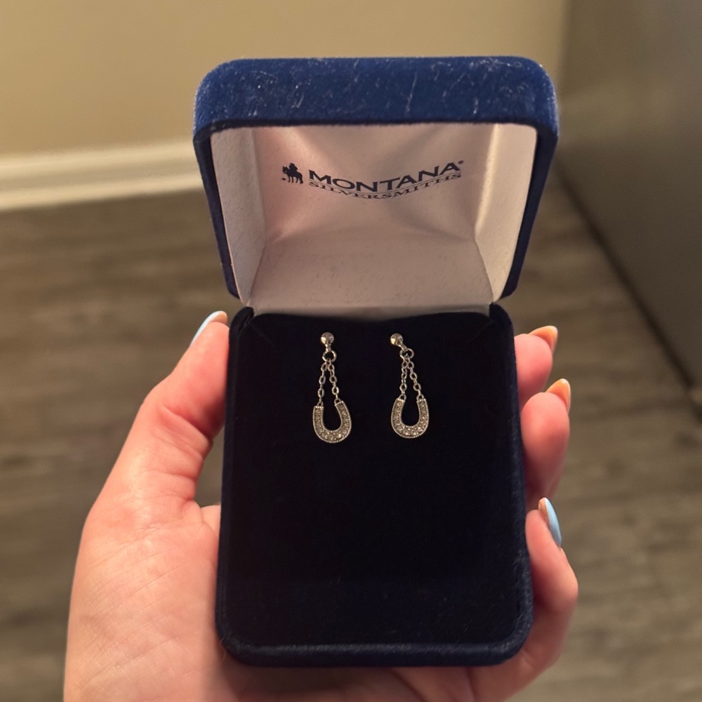 Montana West Silver Horseshoe Earrings
